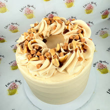 Load image into Gallery viewer, Simple Scallop Iced Cake
