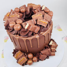 Load image into Gallery viewer, Chocolate Drip Cake
