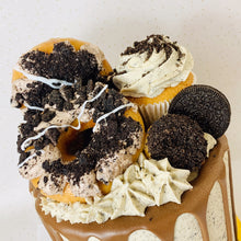 Load image into Gallery viewer, Oreo Overload Cake
