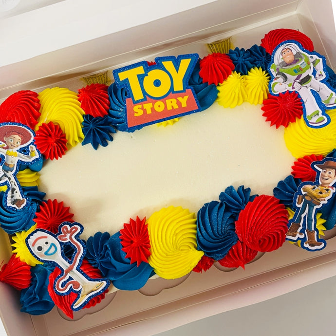 Vanilla Sponge Traybake (Various Themes)